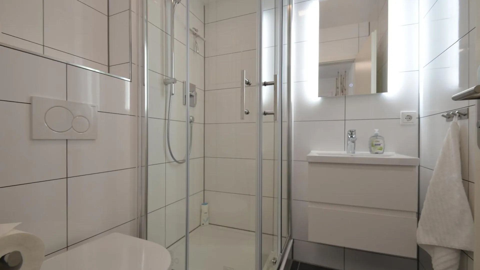 3 Bathroom, Rhapsody In Roof, Penthouse Munique 0*,